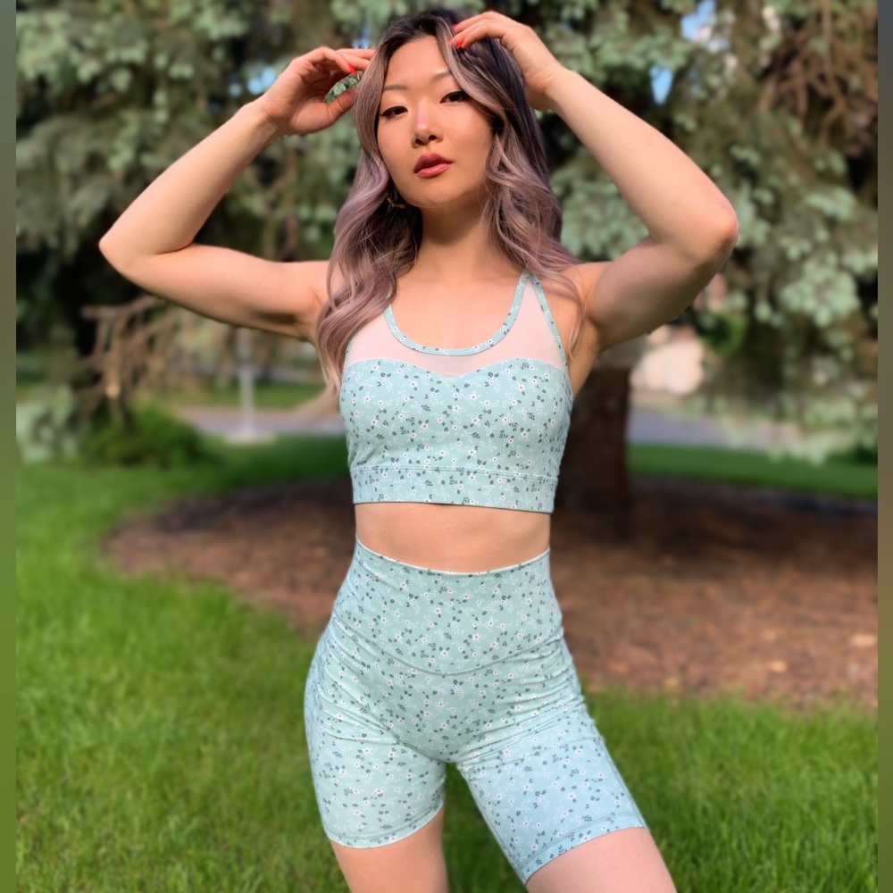 Floral Ditsy Green Active SET: 7” Biker Shorts + Sports Bra
